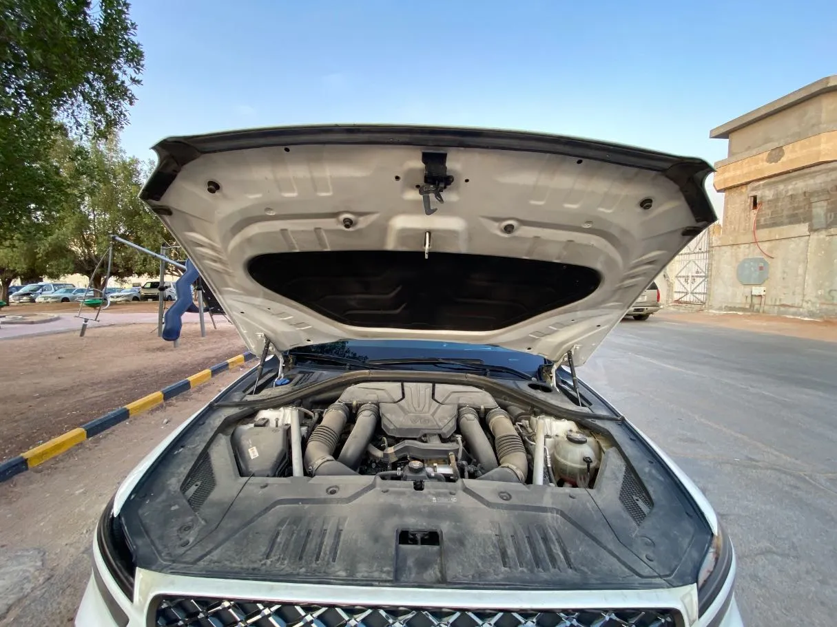 Car image 32