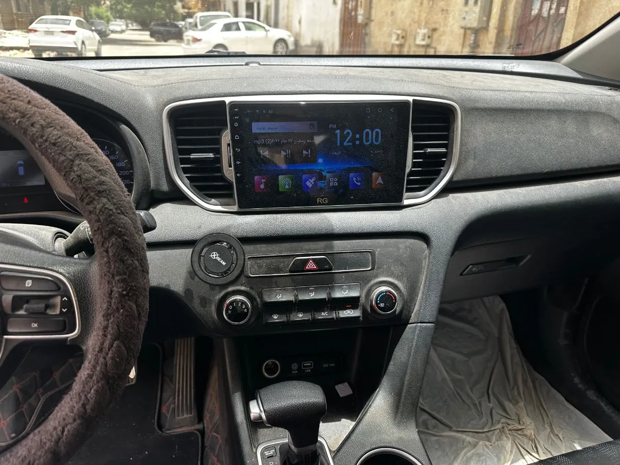 Car image 19
