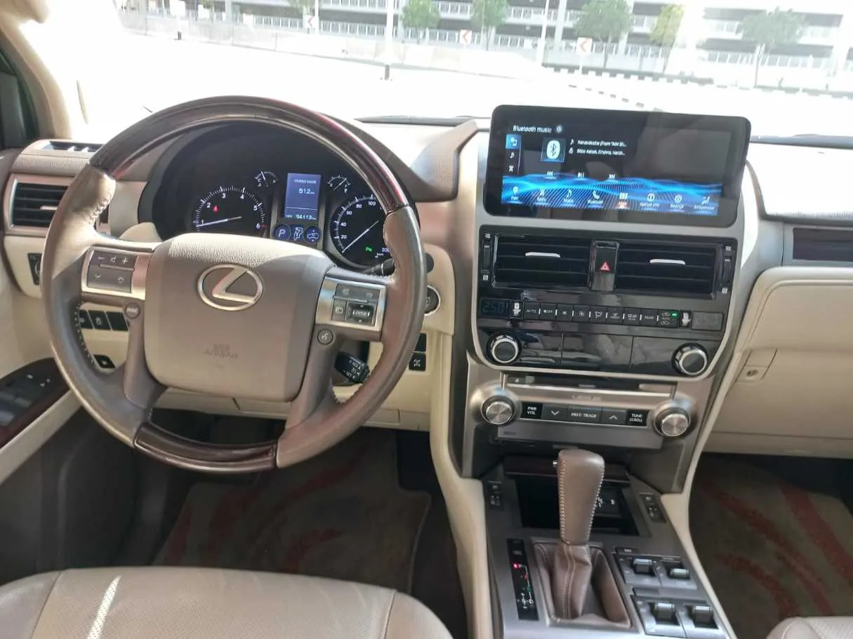 Car image 16