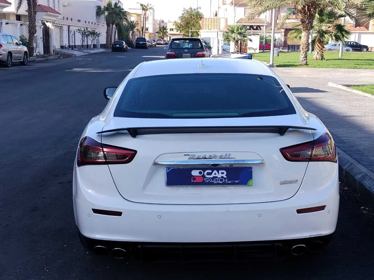 Car image 6