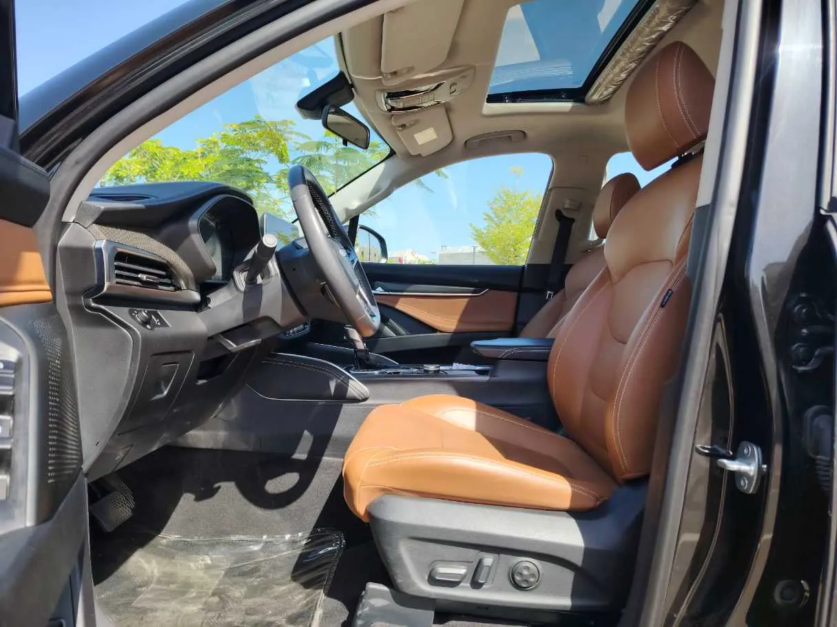 Car image 10