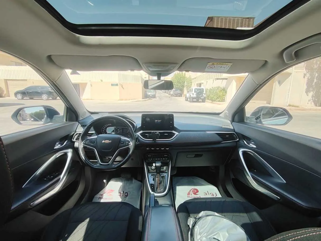 Car image 17