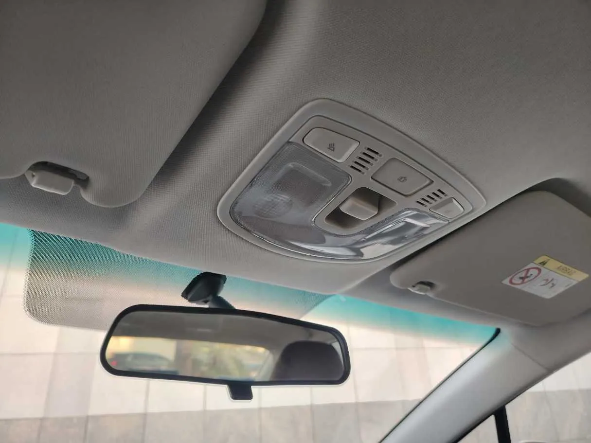 Car image 38