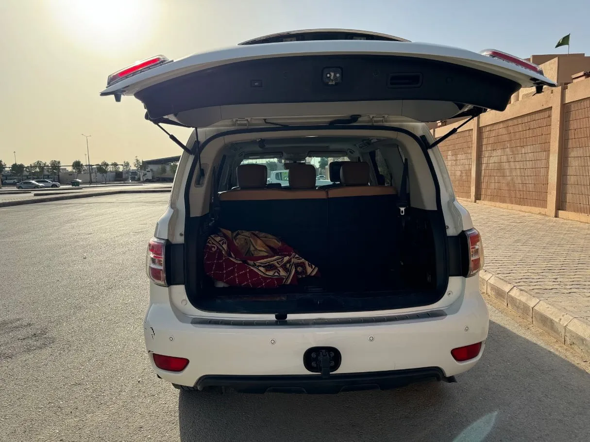 Car image 24
