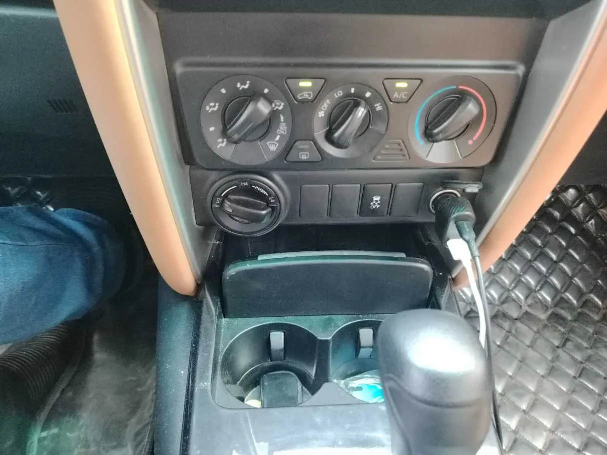 Car image 28