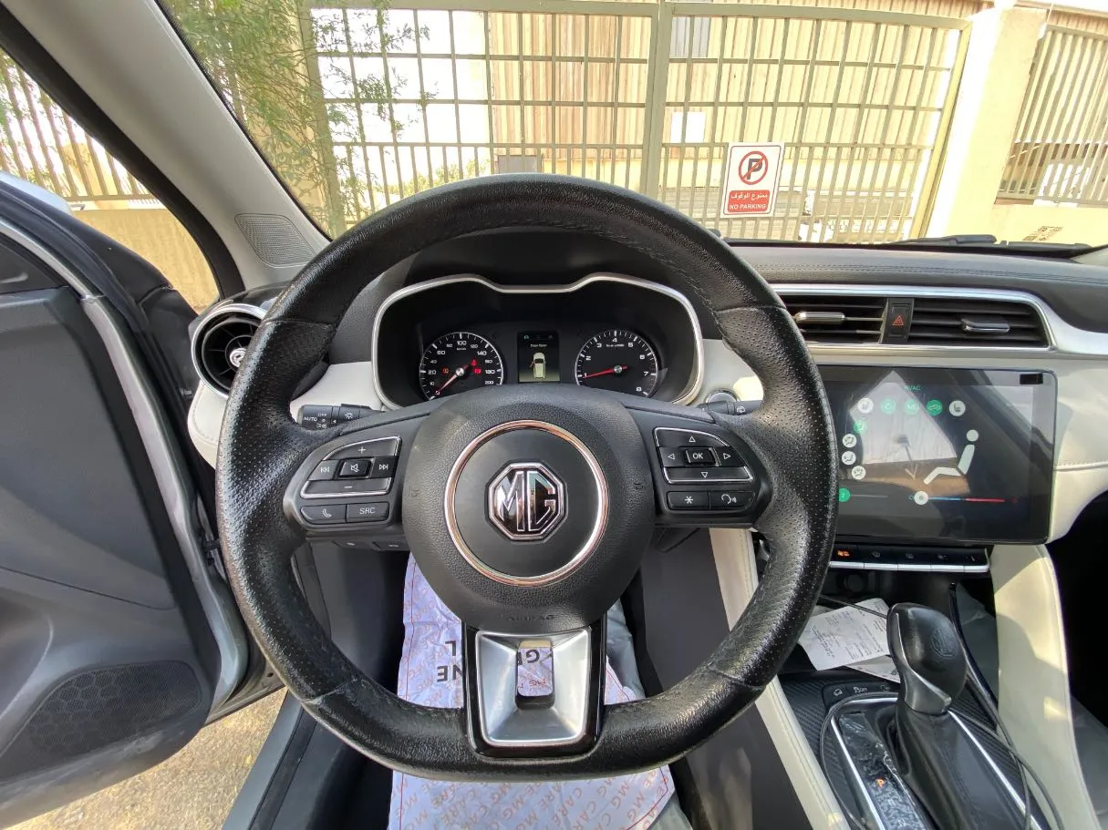 Car image 17
