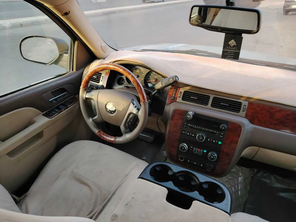 Car image 20