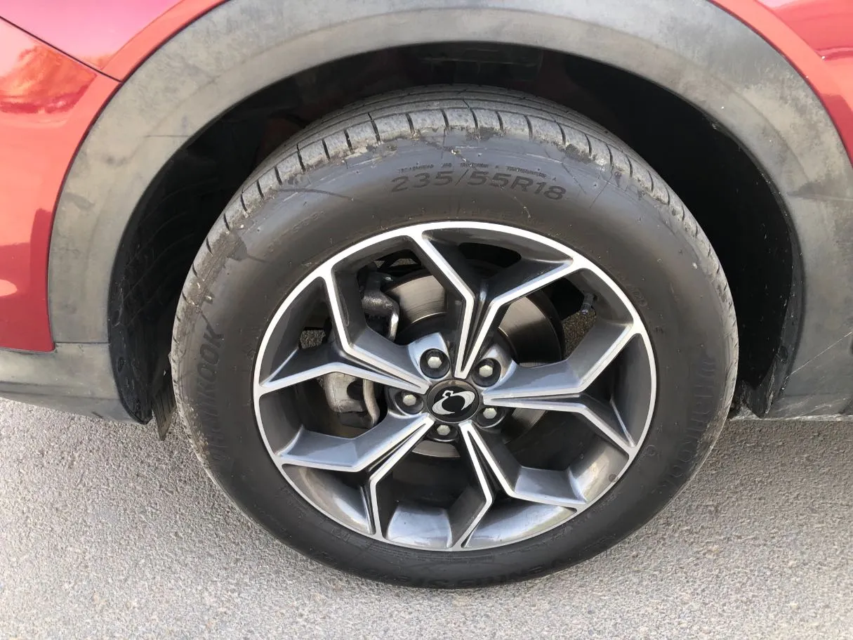 Car image 11