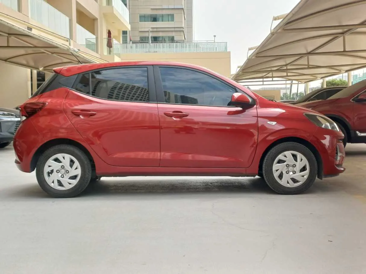 Car image 8
