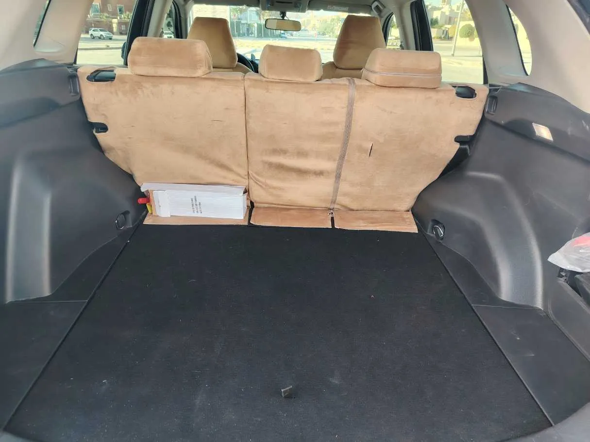 Car image 25