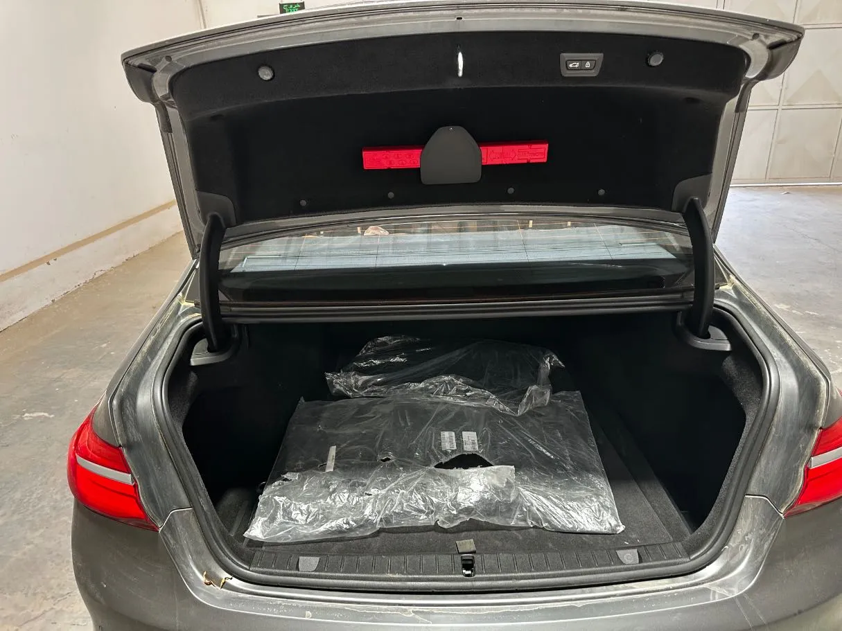 Car image 22