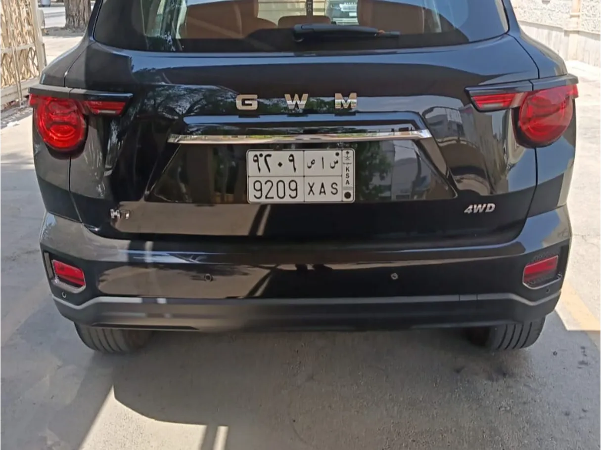 Car image 3