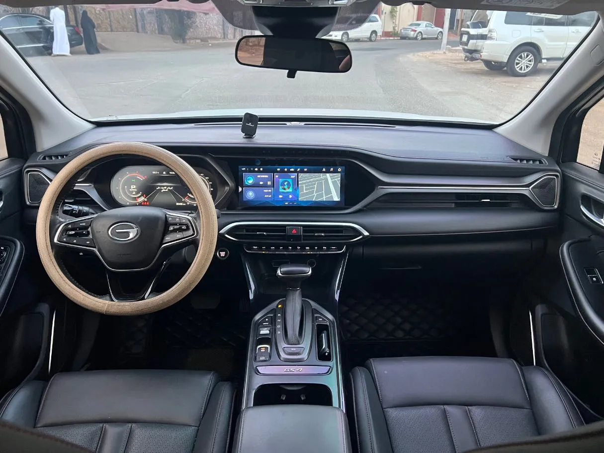 Car image 15