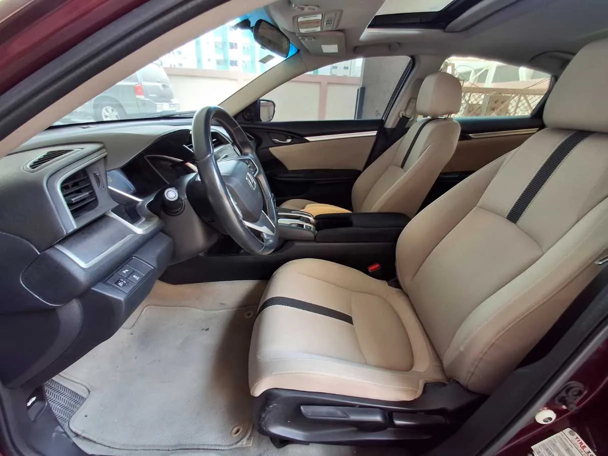 Car image 12