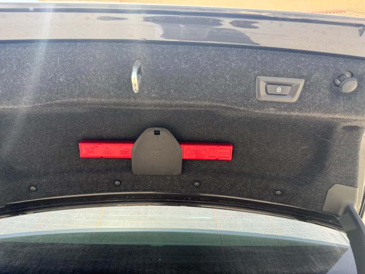 Car image 28