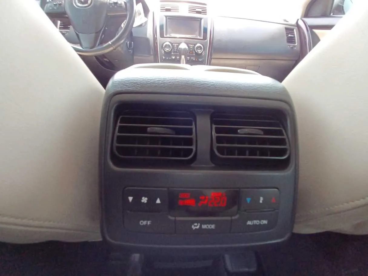 Car image 22