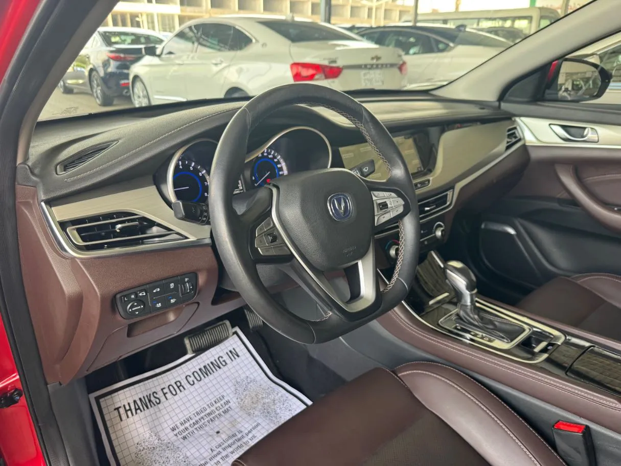 Car image 14