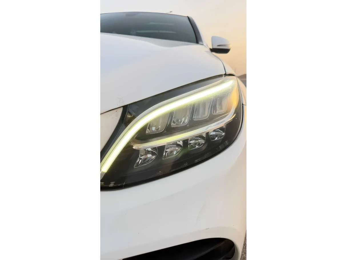 Car image 30