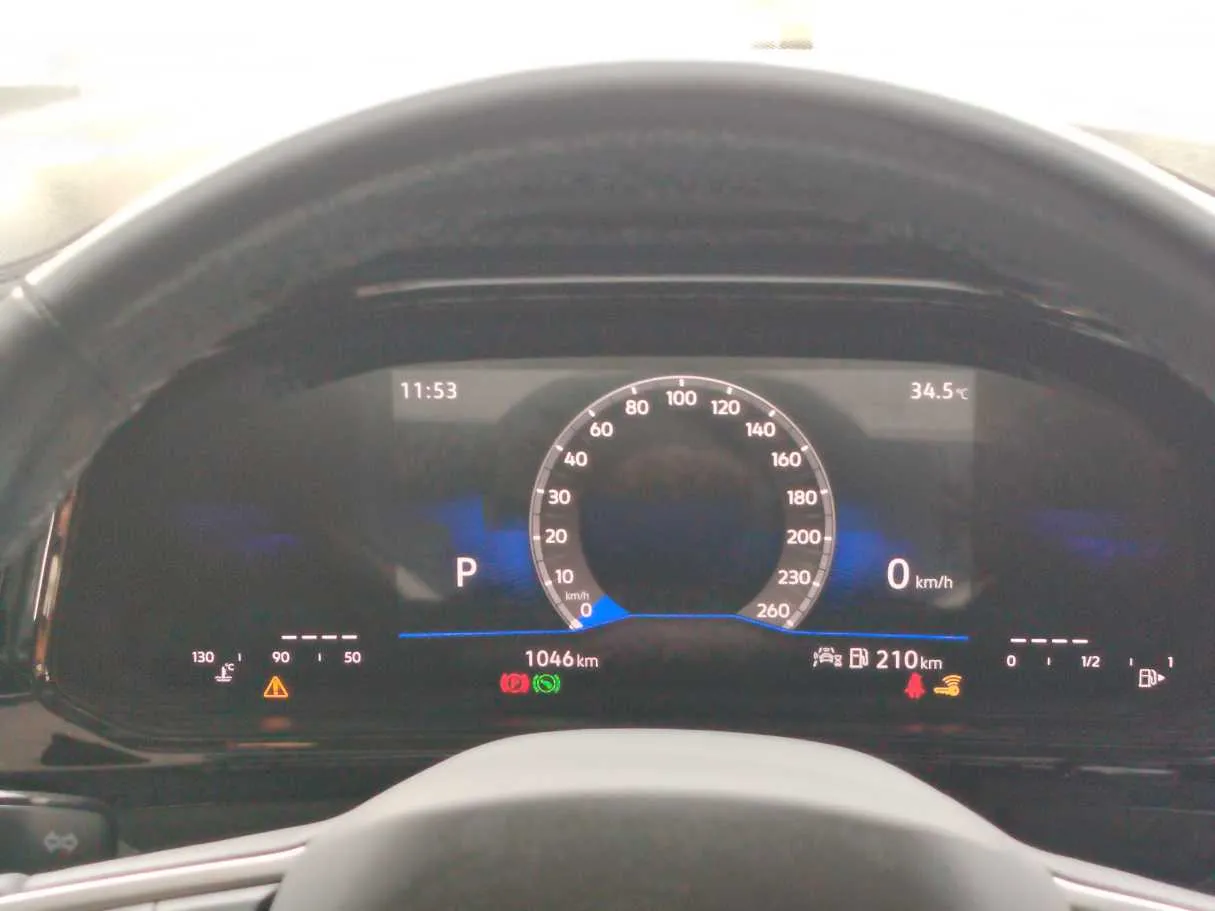 Car image 28