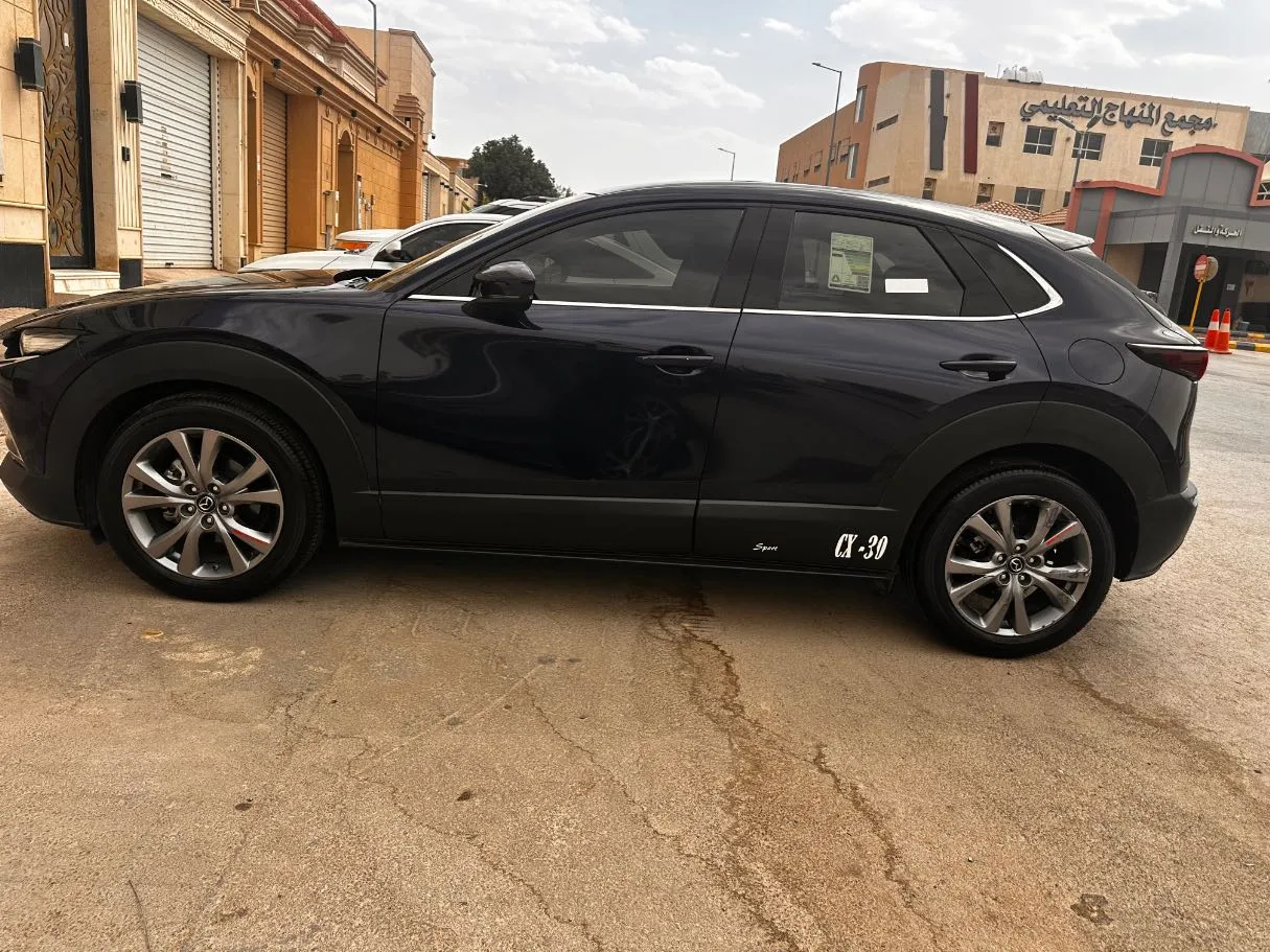 Car image 8