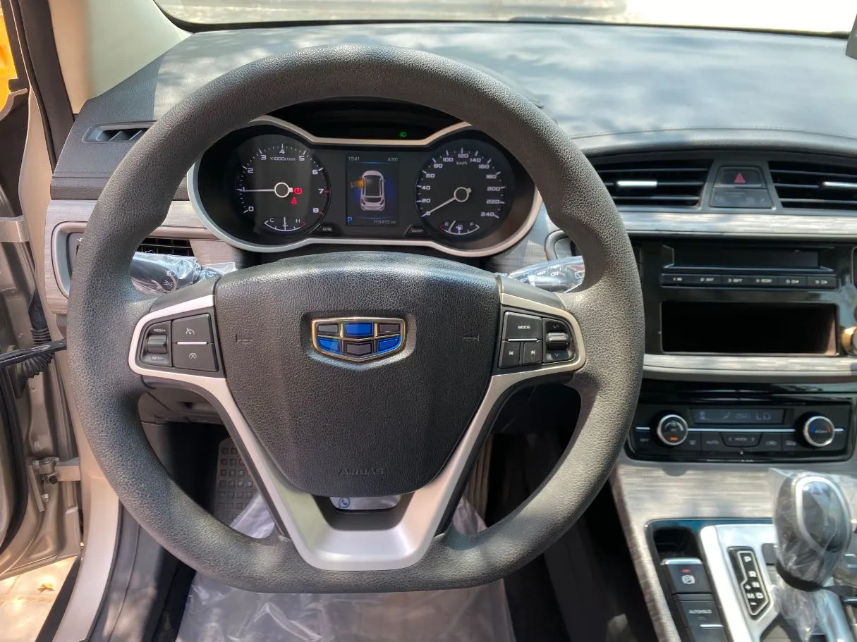 Car image 18