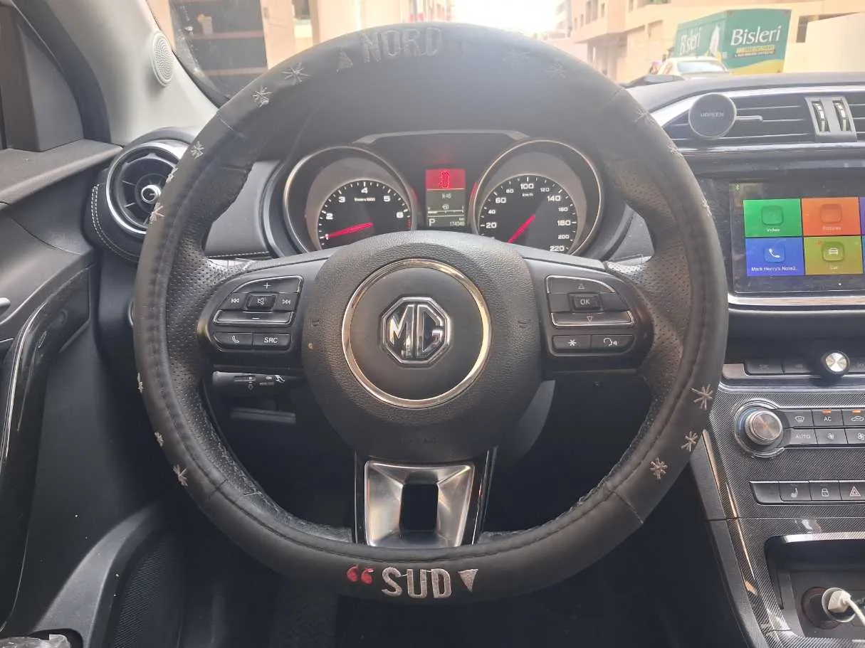 Car image 16