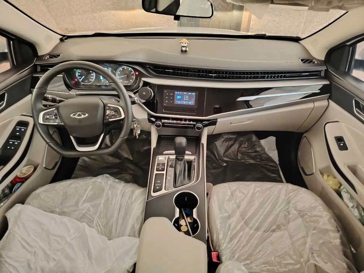 Car image 19