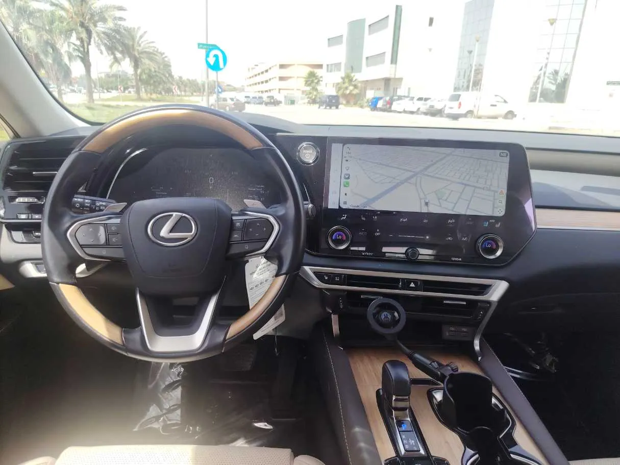 Car image 23