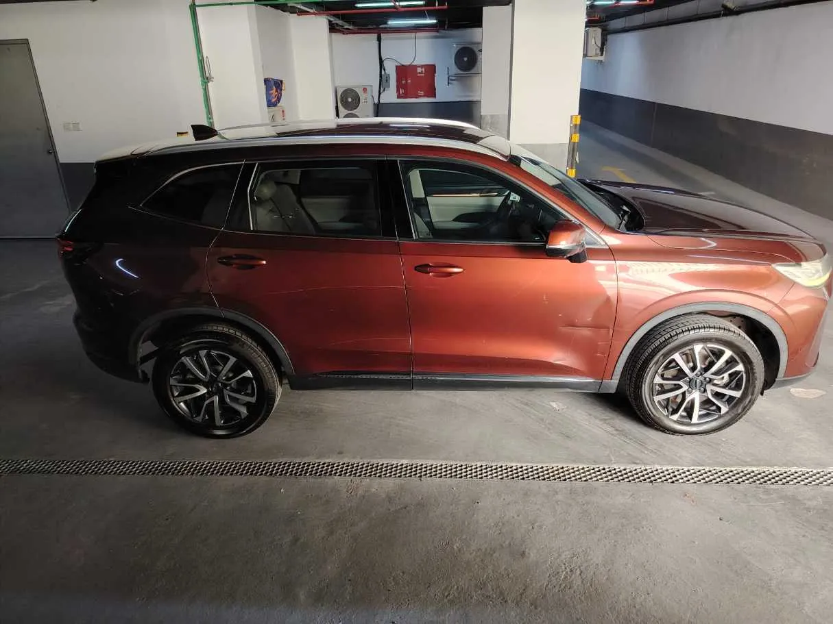 Car image 5