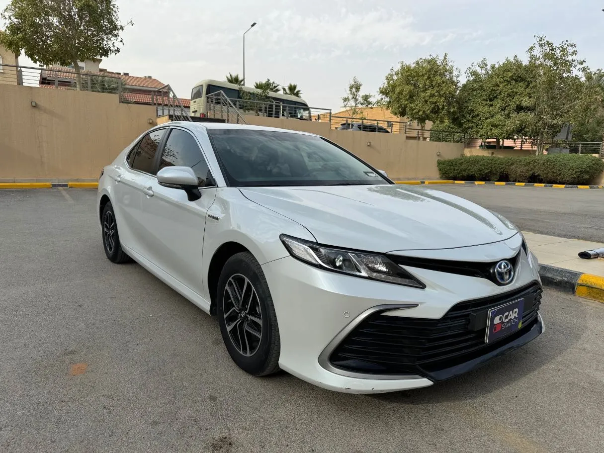 Car image 3