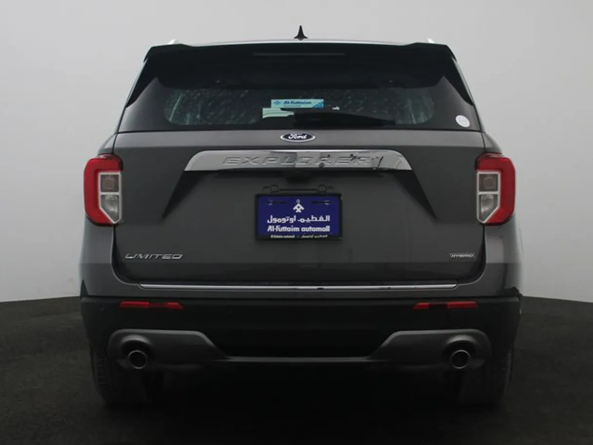 Car image 12
