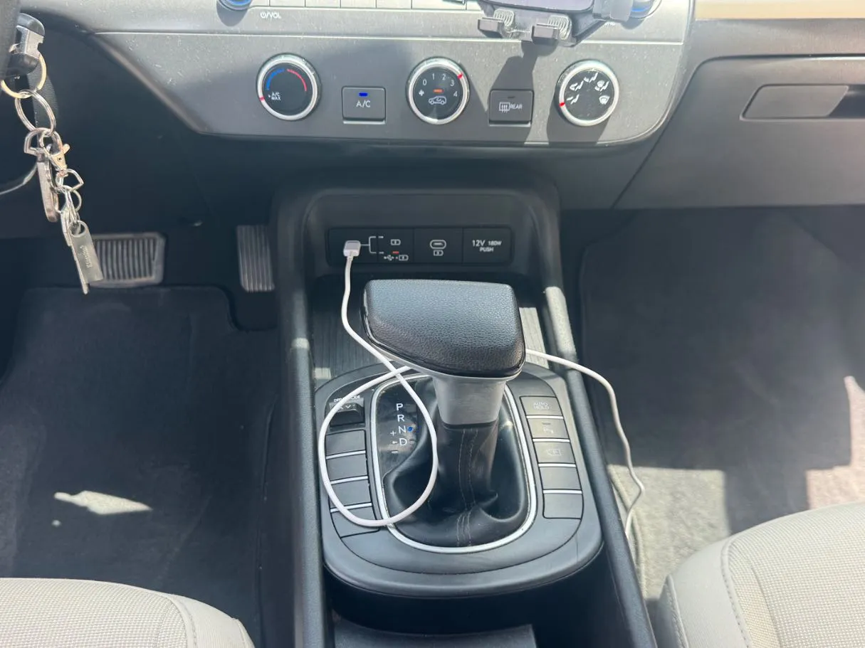Car image 15