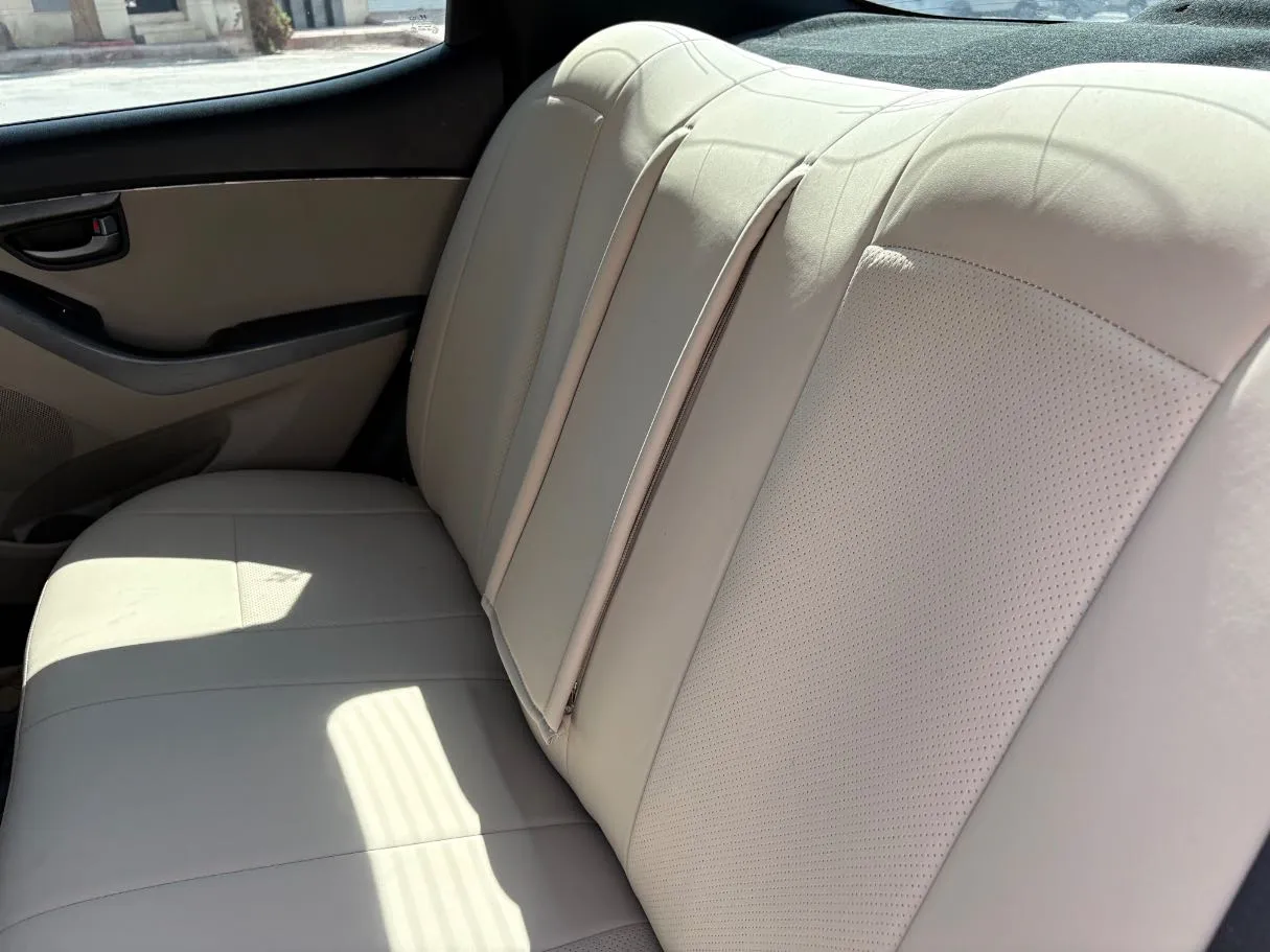 Car image 16