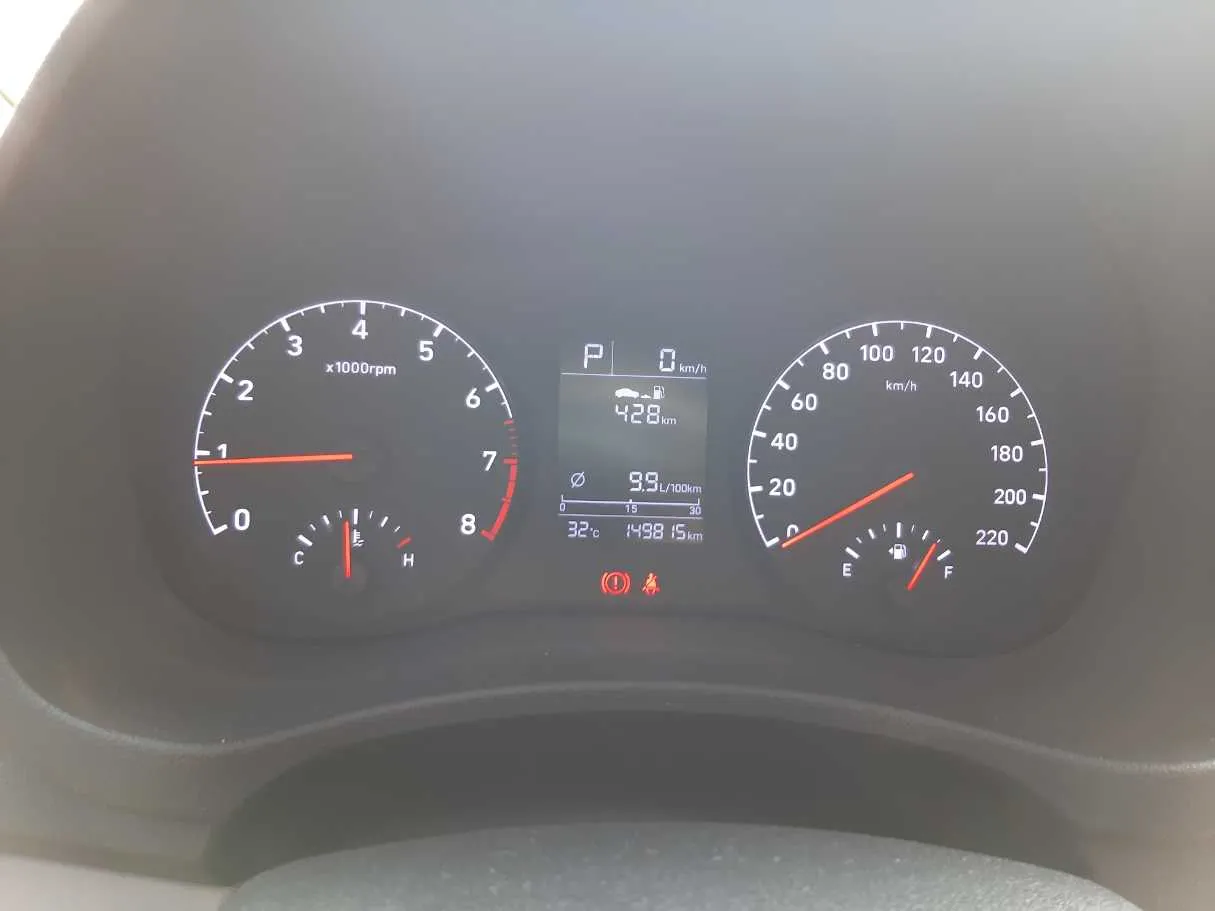Car image 18