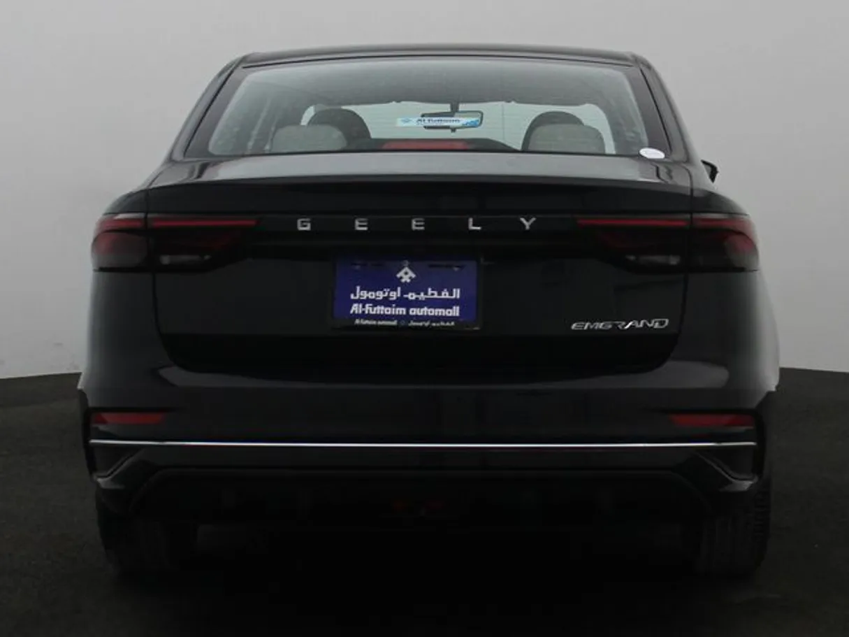 Car image 12