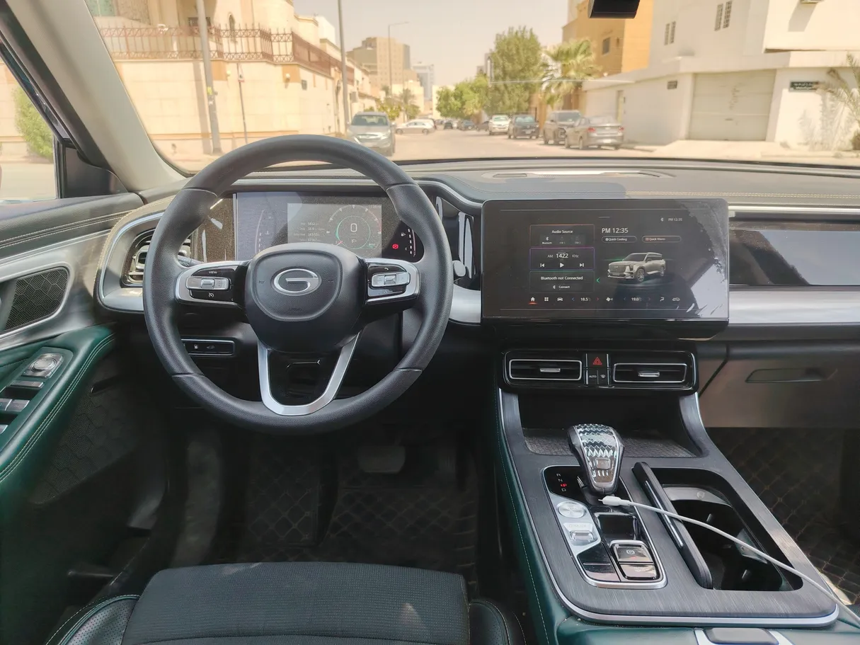 Car image 19