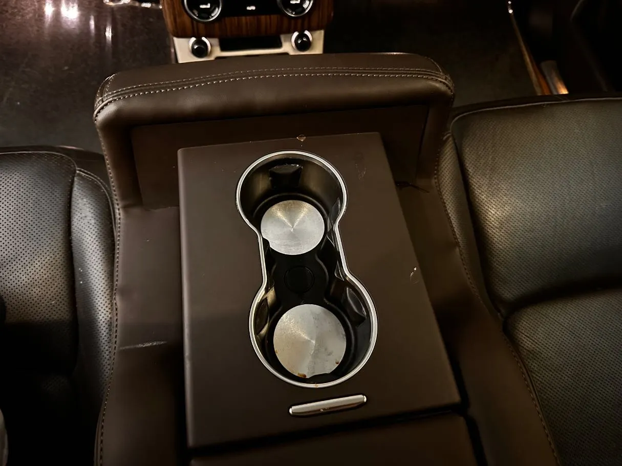 Car image 29