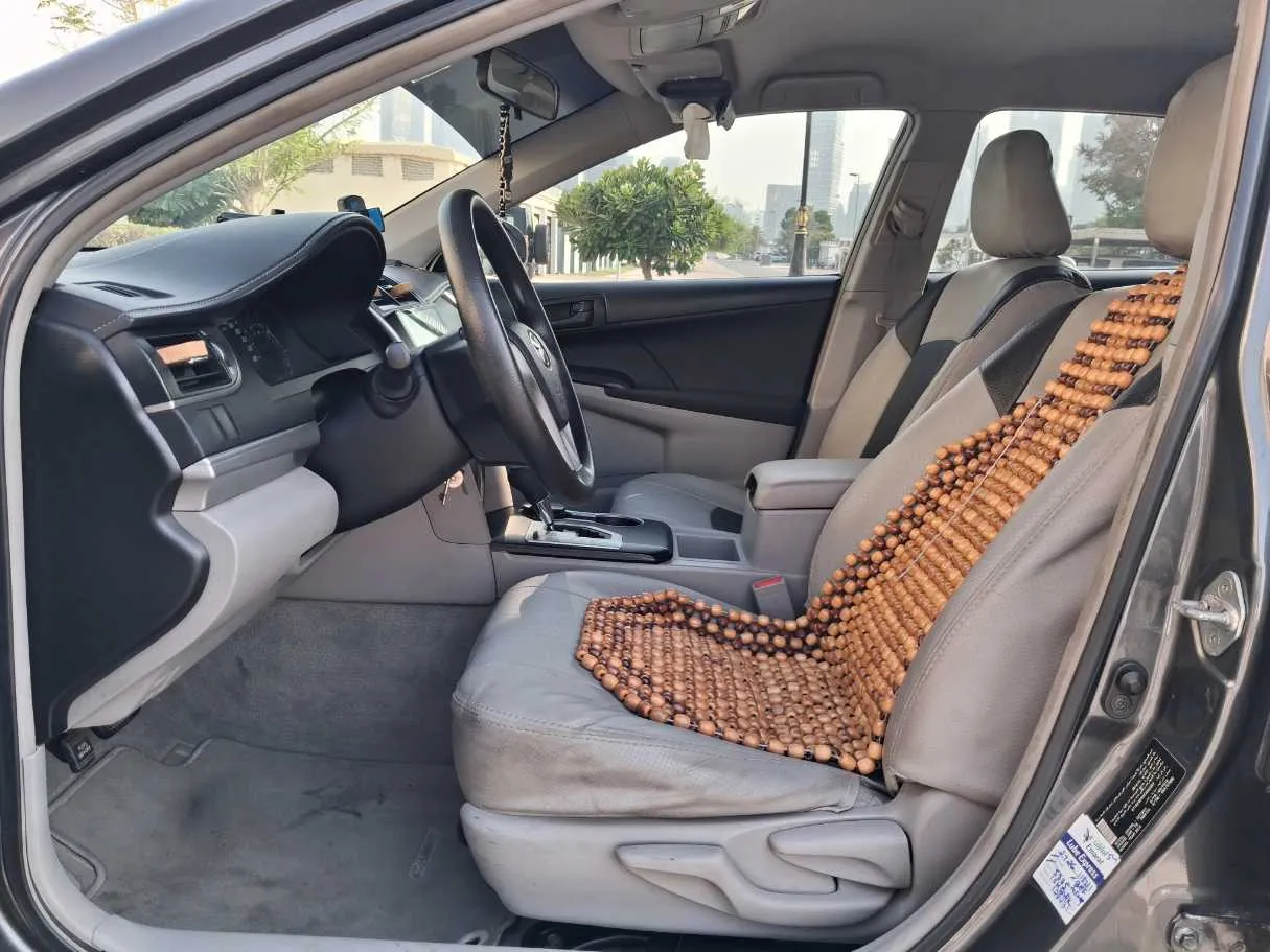 Car image 12