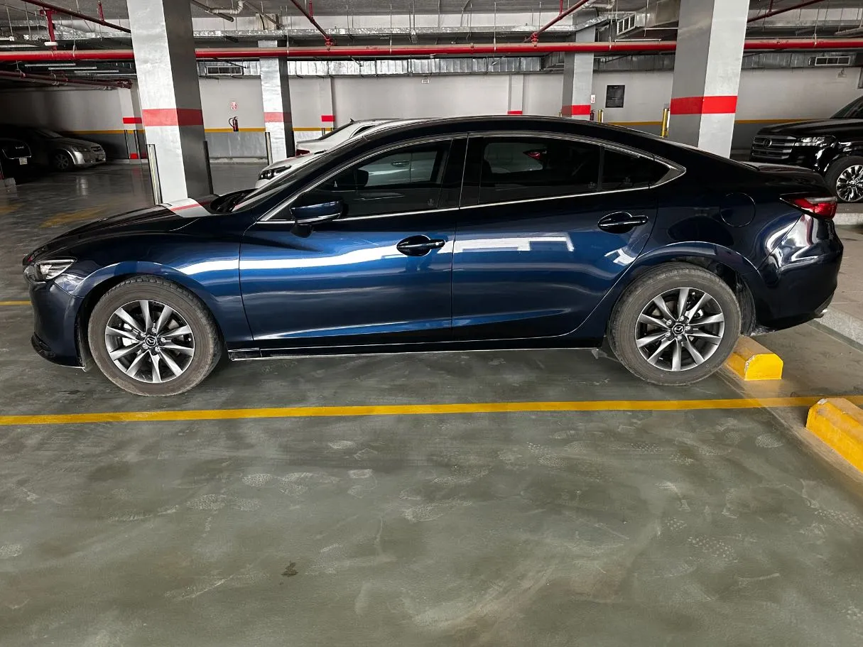 Car image 8