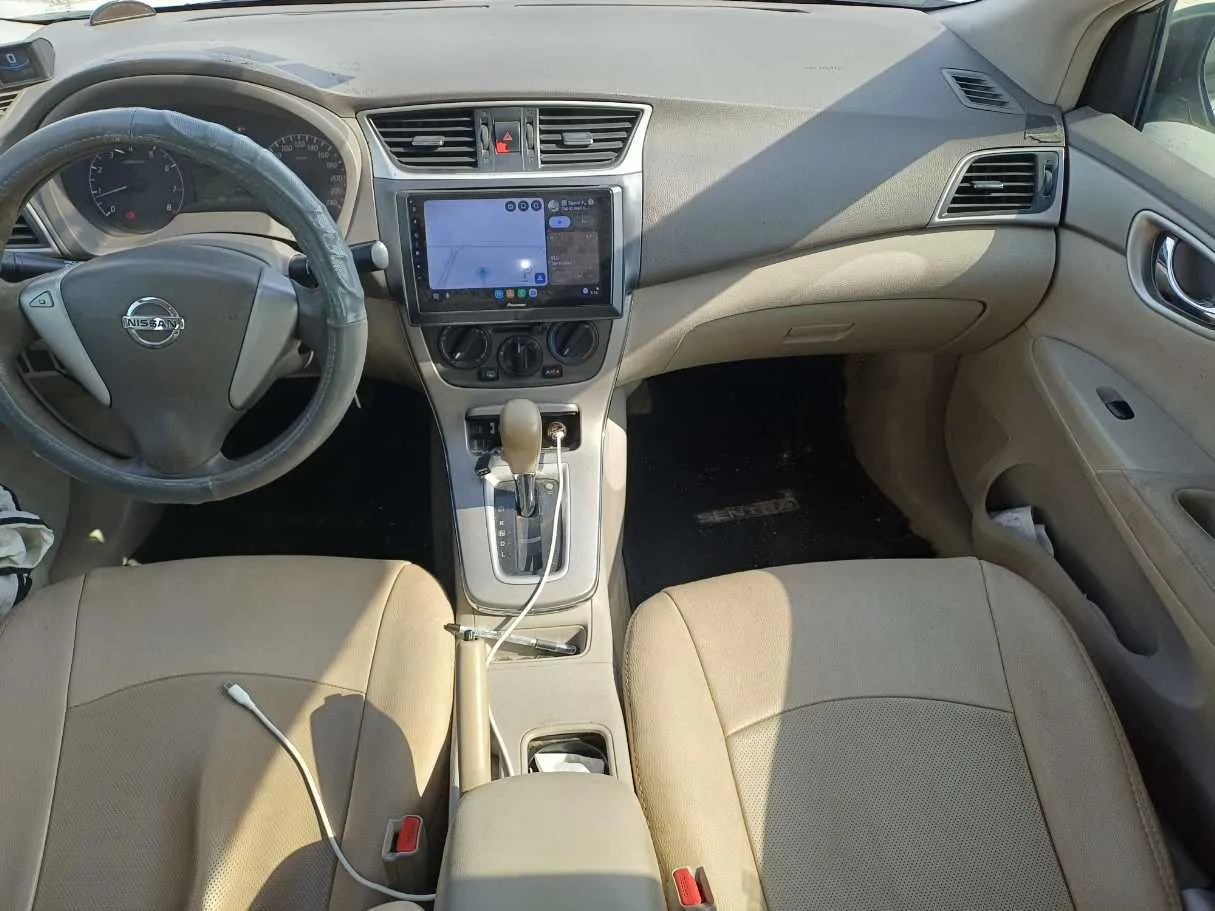 Car image 16
