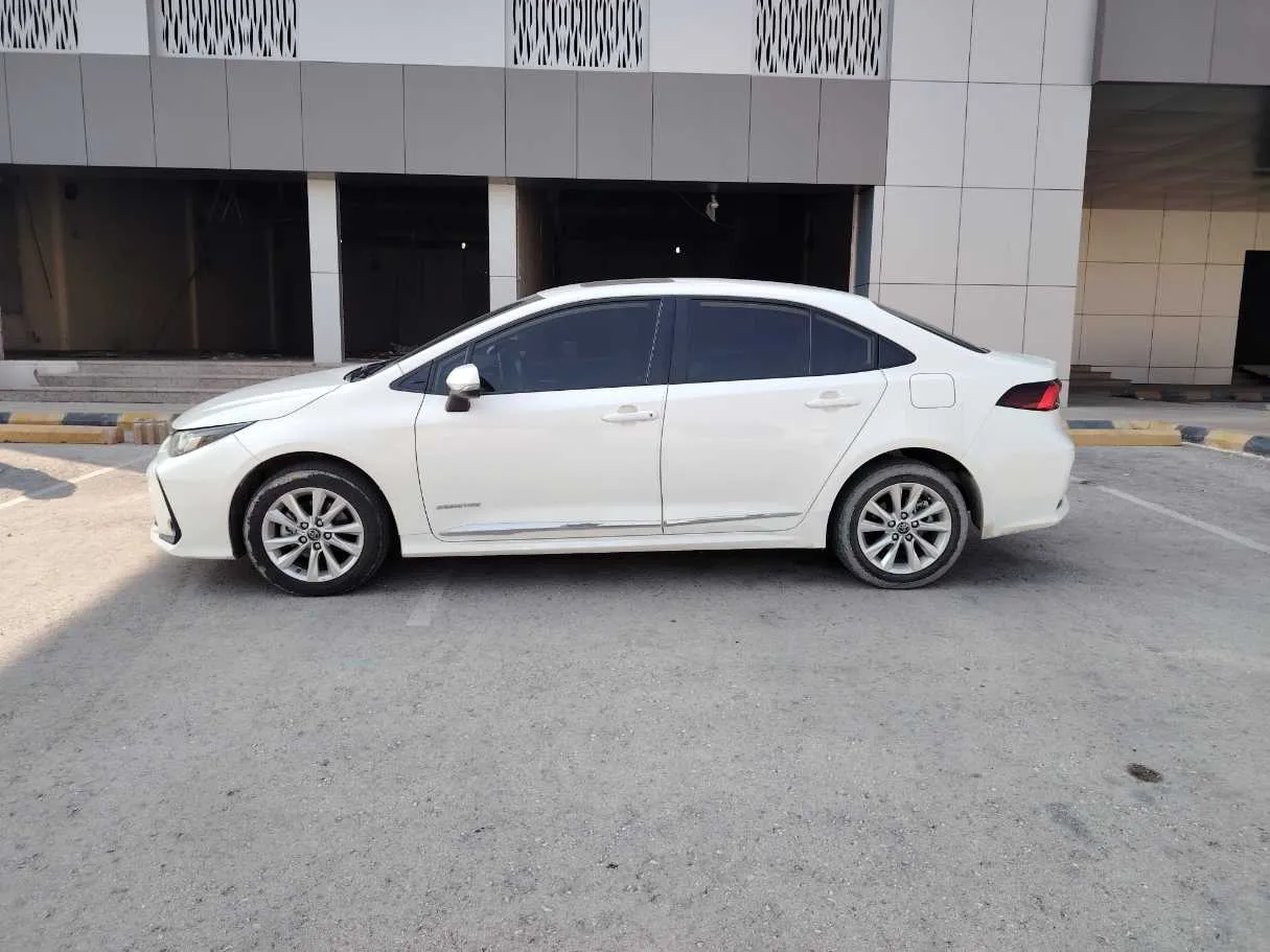 Car image 8