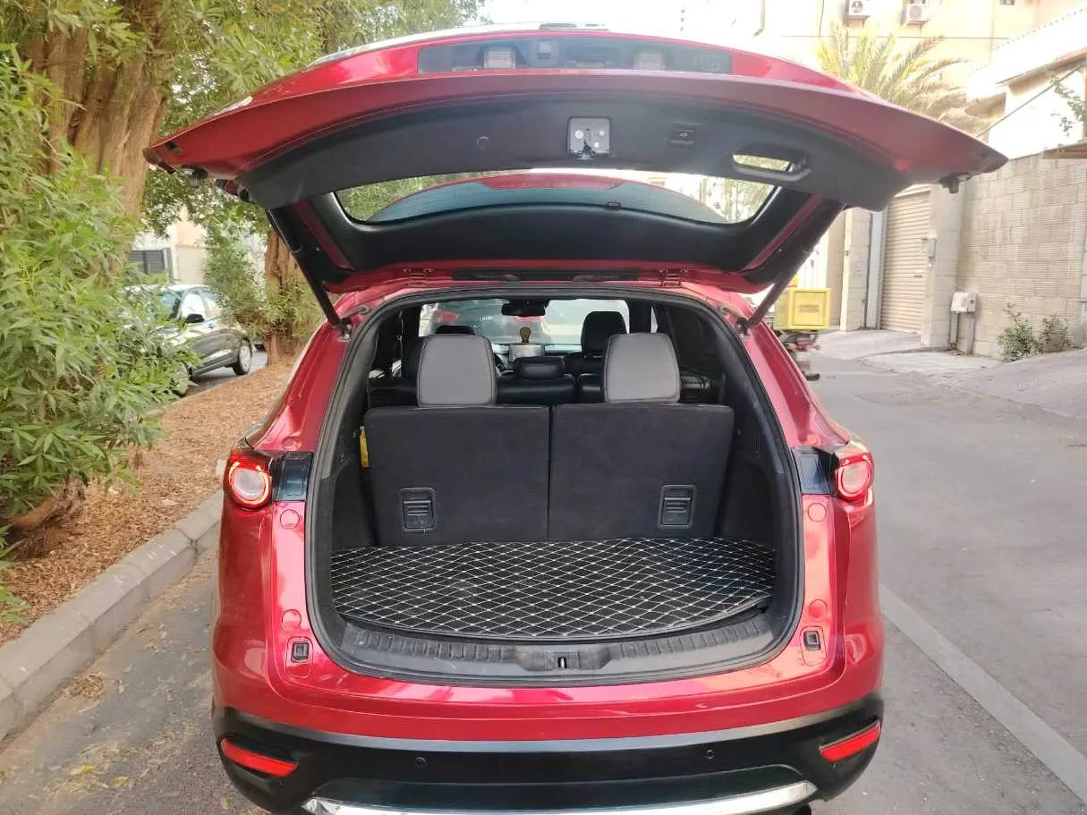 Car image 28