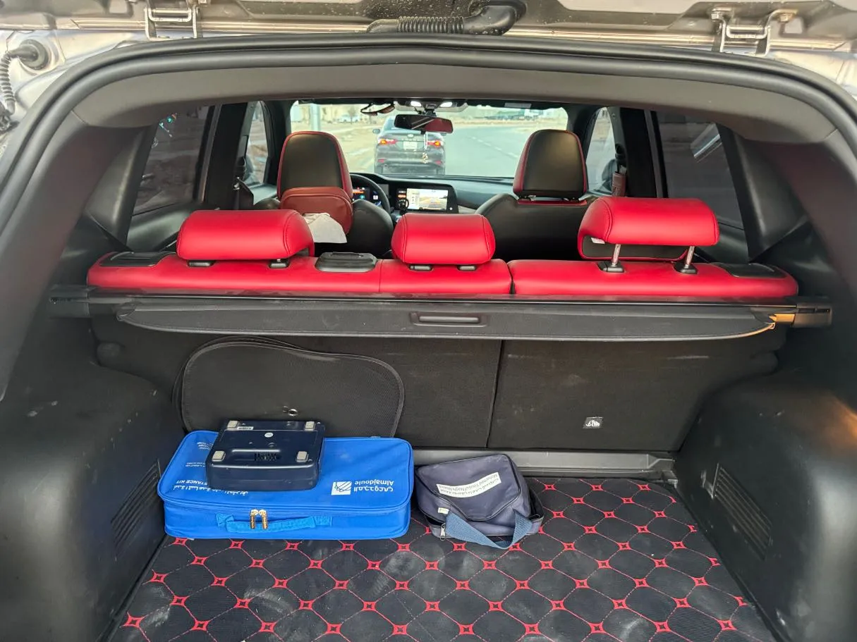Car image 24