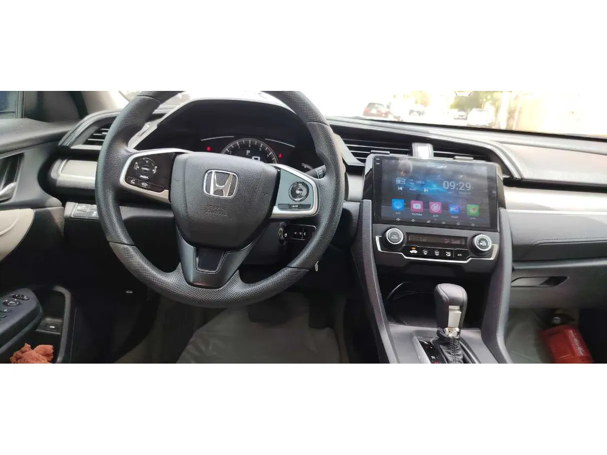 Car image 16