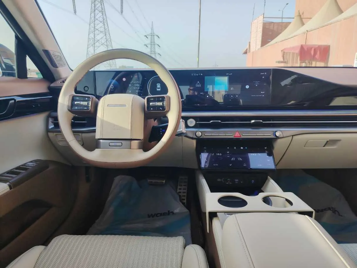 Car image 20