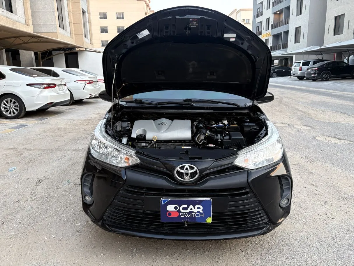 Car image 26
