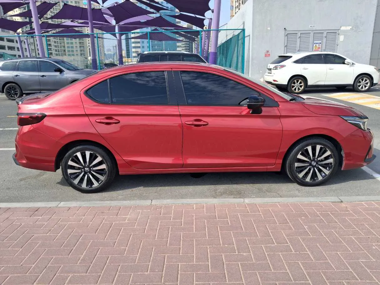 Car image 8