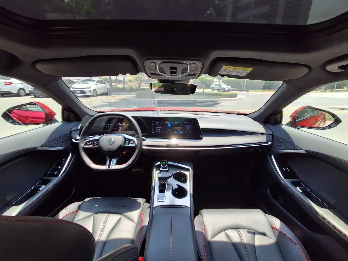 Car image 19