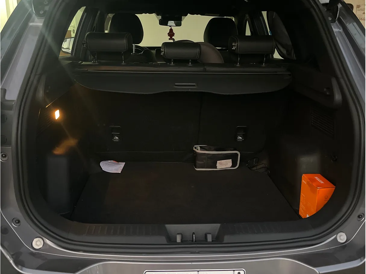 Car image 8