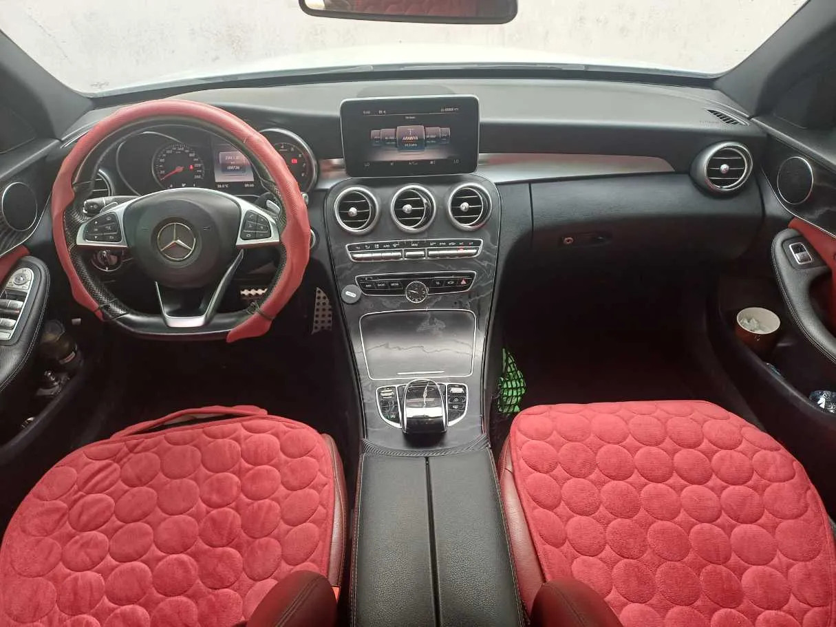 Car image 16